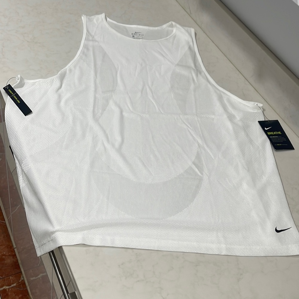Nike women’s tank